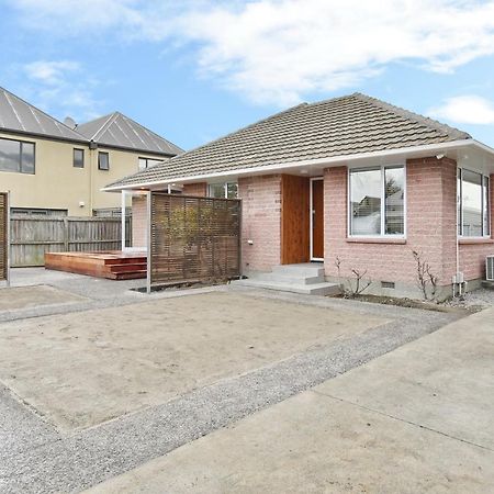 Brockworth Place - Christchurch Holiday Homes المظهر الخارجي الصورة