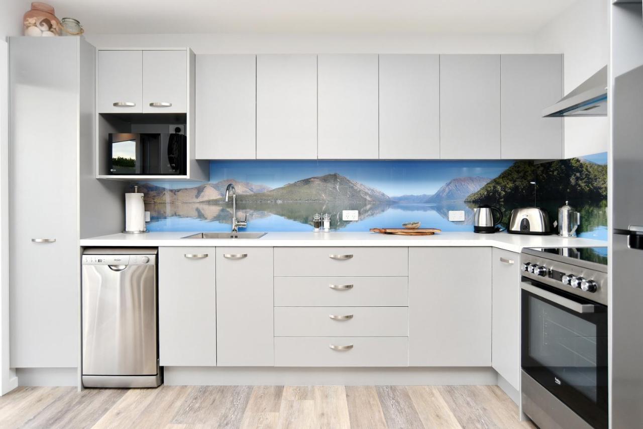 Brockworth Place - Christchurch Holiday Homes المظهر الخارجي الصورة